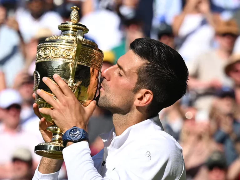 21st  Grand Slam :  Nick Kyrgios loses after the first set as Novak Djokovic wins Wimbeldon for the seventh time.