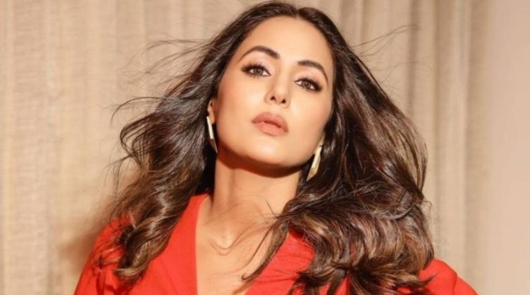 Hina Khan: सोशल मीडिया पर वायरल हो रही हिना खान की ये वीडियो, फैंस देख कर हो रहें हैरान?