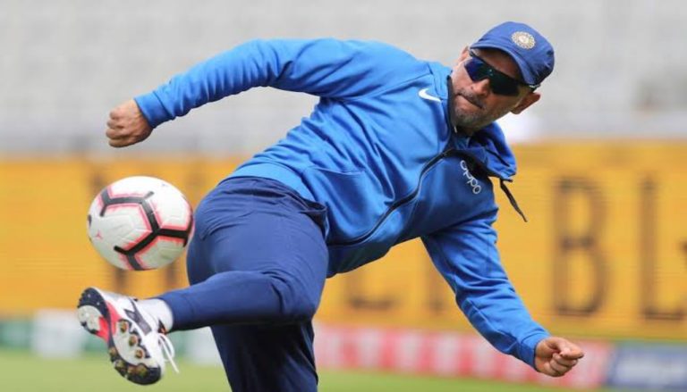 Dhoni live: ना बने टीम इंडिया के कोच, ना लिया रिटायरमेंट, बल्कि ये ऐलान कर लोगों को धोनी ने दिया झटका