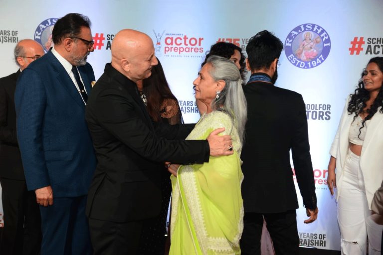 Viral Vedio: जया बच्चन ने कंगना रनौत को किया इग्नोर ? सोशल मीडिया पर वायरल हो रही वीडियो